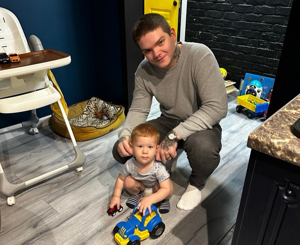 Маленький Марк с отцом. Фото из семейного архива