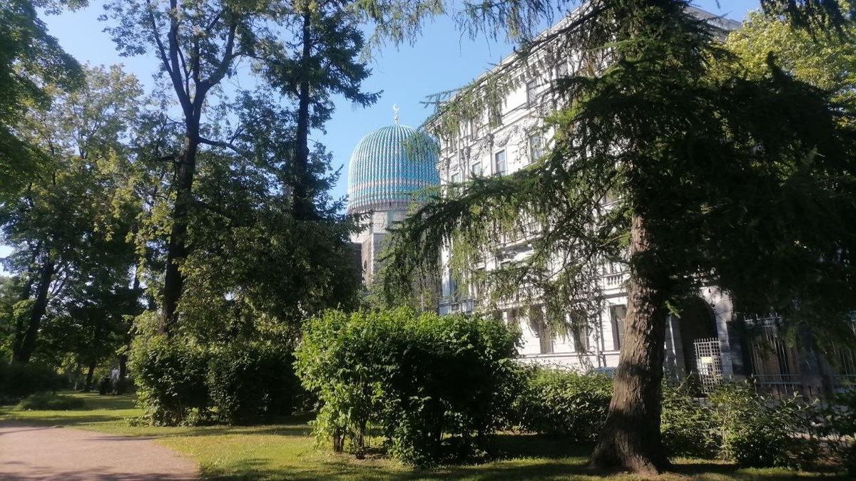 Праздник Курбан-Байрам ограничит движение транспорта на Петроградской стороне 28 июня