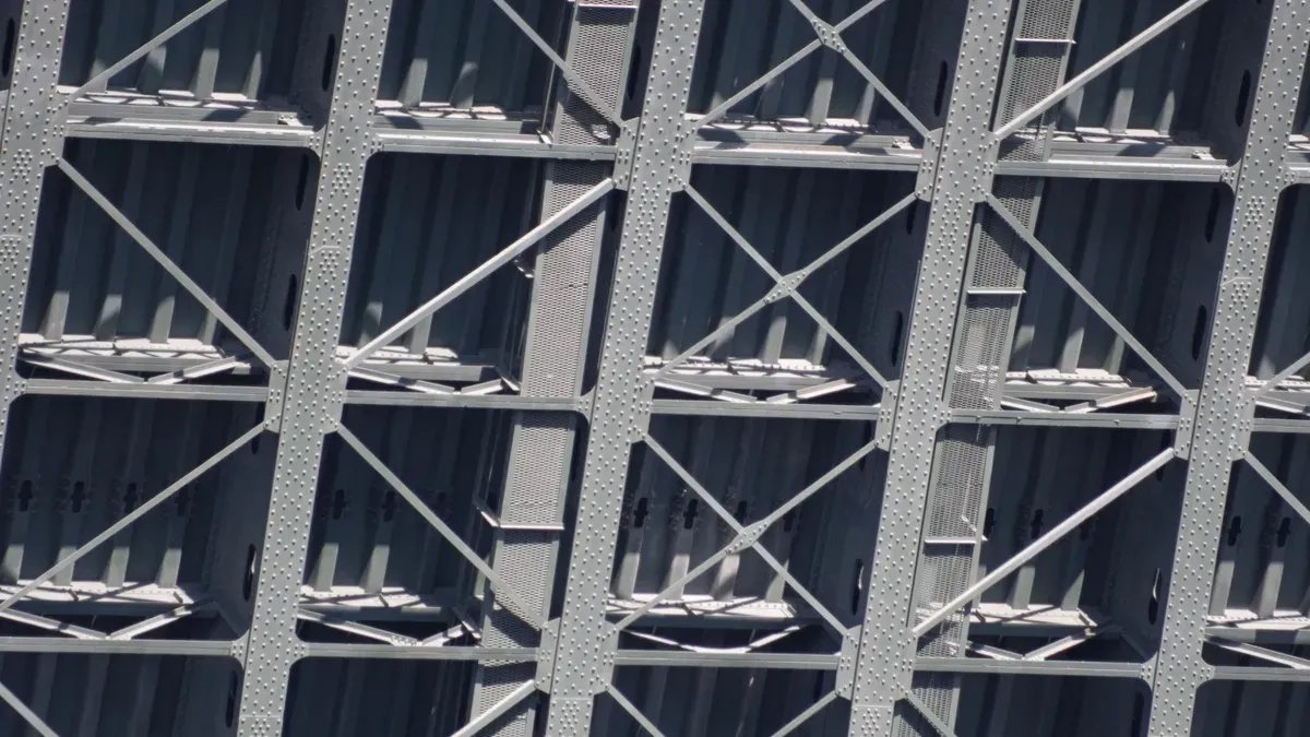 Разводку шести мостов в Петербурге перенесли на ночь с 23 на 24 января