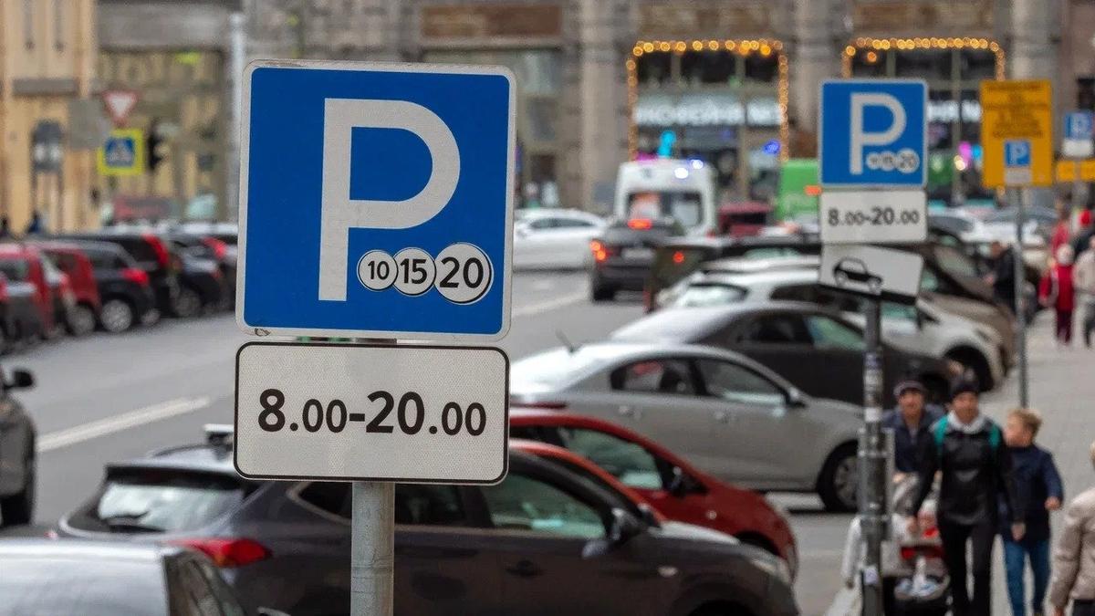 В Горсуде пытались понять, сколько бесплатных парковочных мест осталось в Василеостровском районе