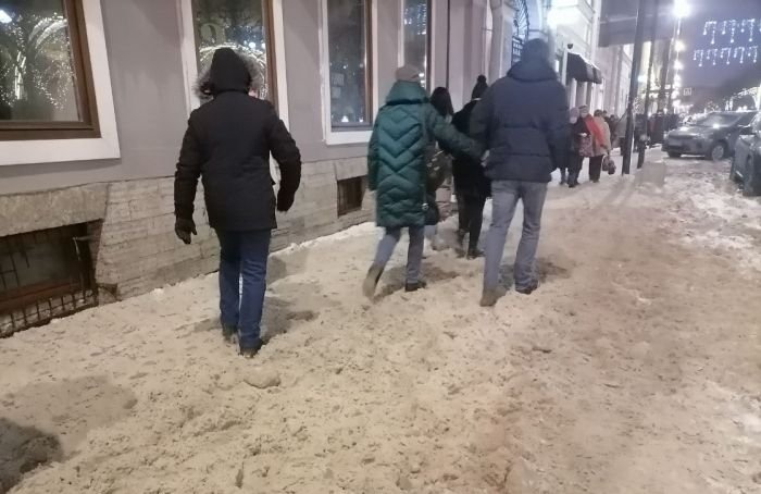 «Это какой-то ад»: петербуржцы в ужасе от уборки снега и наледи