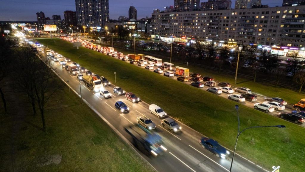 На проспекте Культуры обновили освещение