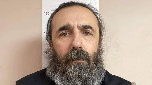 К священнику Григорию Михнову-Вайтенко снова приехала полиция. Только сегодня он вышел из больницы после инсульта