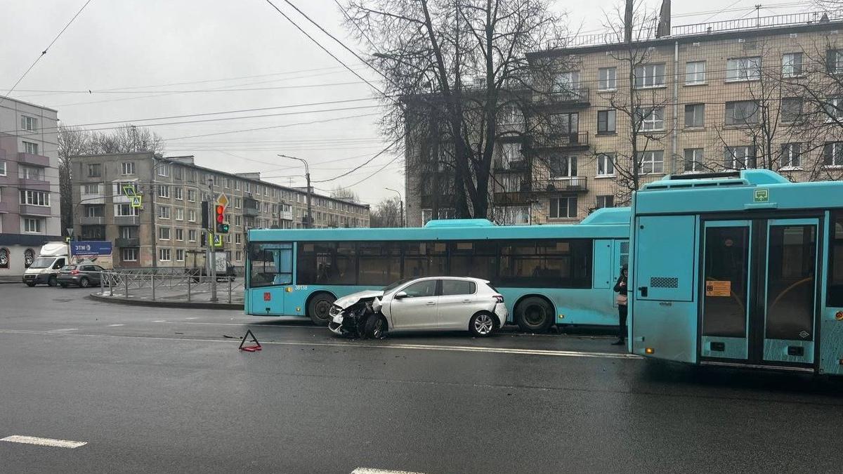 Фото: telegram-канал «Мегаполис | ДТП и ЧП»