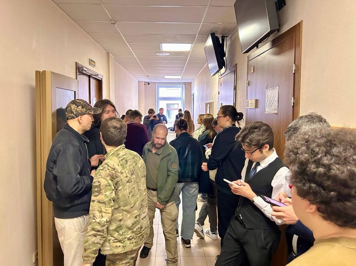 Группа поддержки Федосеева. Фото: Дарья Дмитриева / MR7