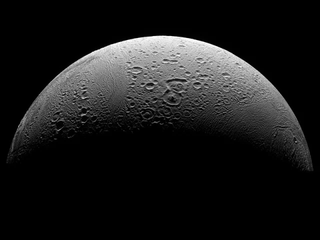 800px-PIA08409_North_Polar_Region_of_Enceladus.jpg