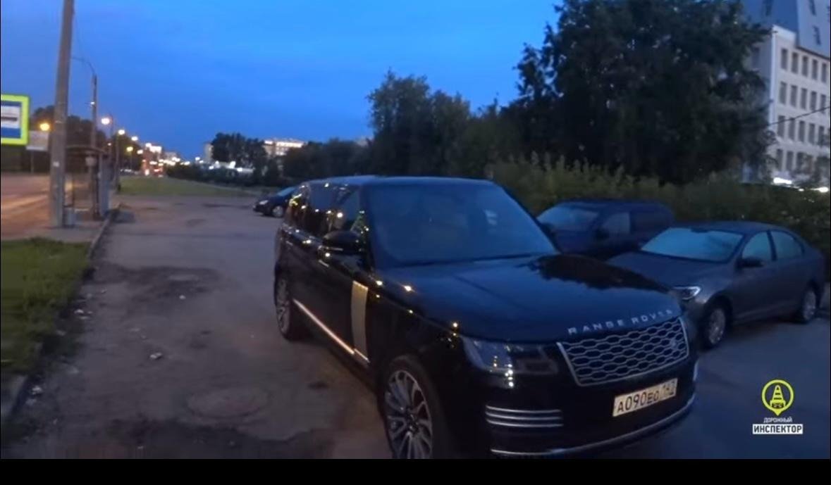 Авто, на котором задержали Элчина Алиева. Скриншот с видео «Дорожного инспектора», опубликованного изданием «Фонтанка»