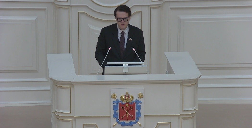 Дмитрий Анисимов. Скриншот видео: трансляция заседания ЗакСа