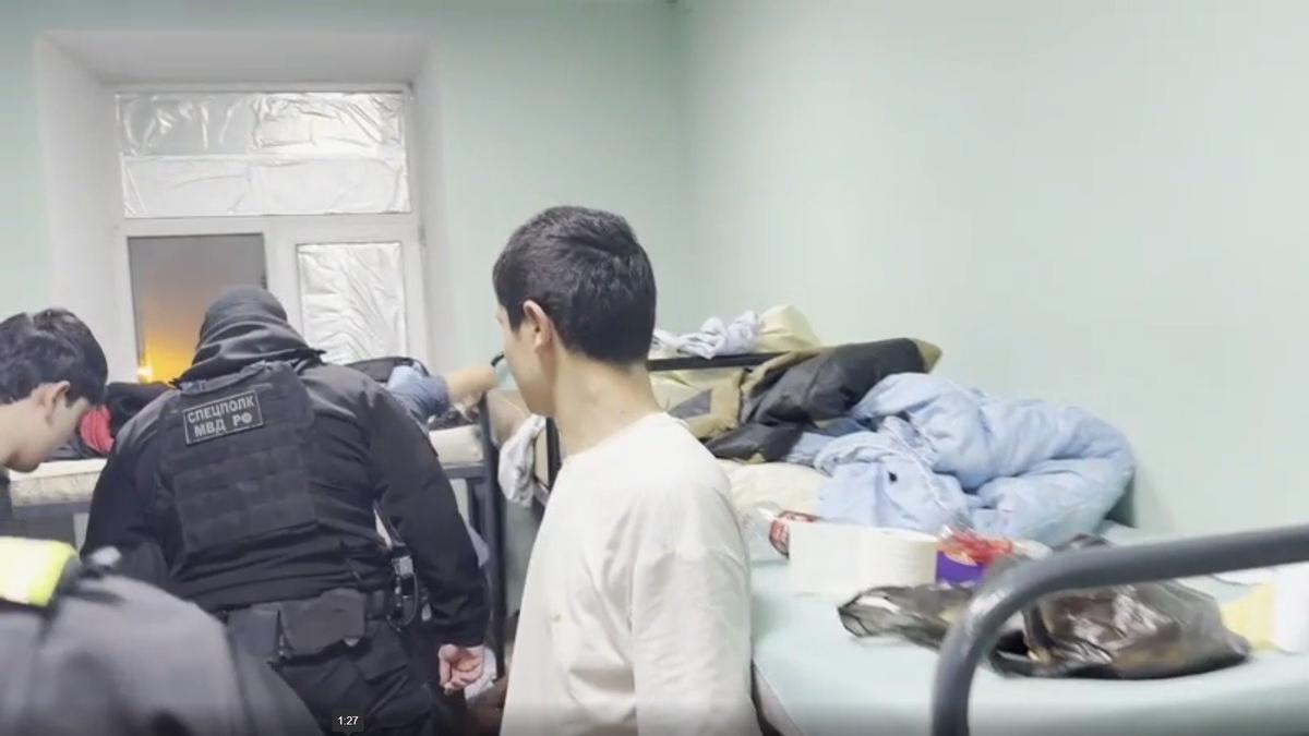 Скриншот видео: ГУ МВД по Петербургу и Ленобласти