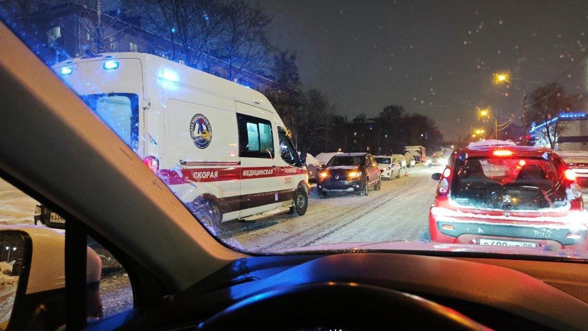 В Петербурге «Рено» сбил пожилого пешехода