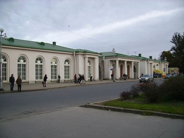 800px-Detskoye_selo_railway_station_6.jpg