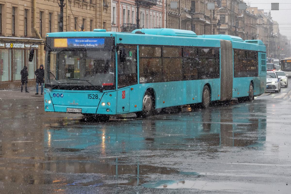 Следком возбудил уголовное дело после пожара в автобусе «Кингисепп —  Петербург». Инцидент произошёл на Петергофском шоссе в ночь на 3 декабря. —  Новости Санкт-Петербурга › МР7.ру