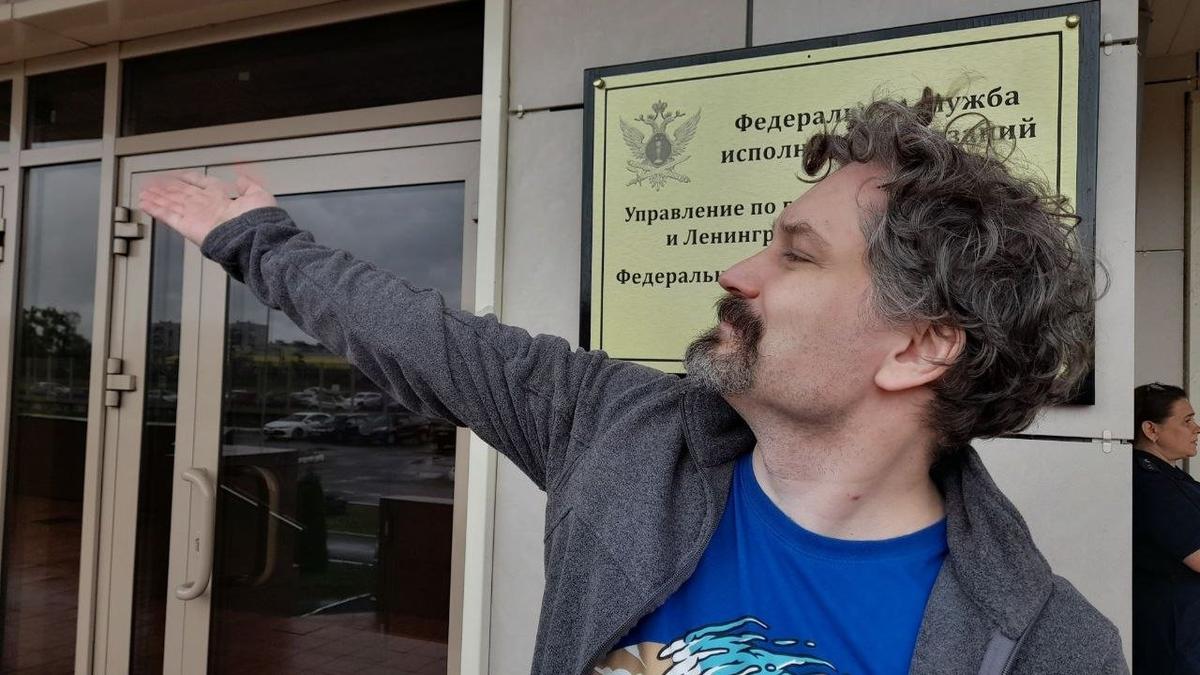«Адвокат говорил, что вероятность освобождения — 8%». Николая Веприкова, обвиняемого в «фейках об армии», отпустили на свободу из СИЗО