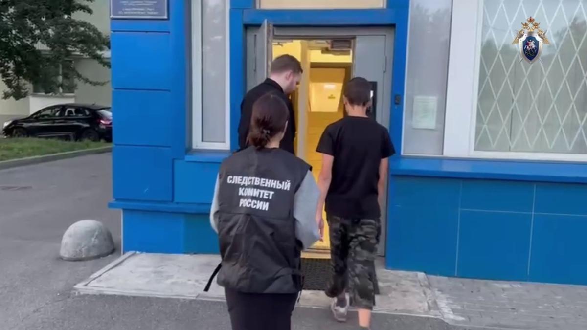 Подростку предъявили обвинение по делу об избиении двойника Ленина в Петербурге