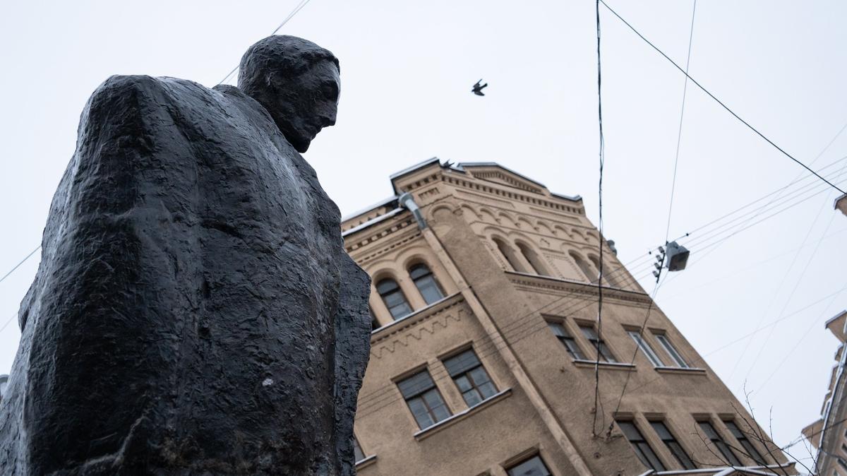 На улице Декабристов появился памятник Александру Блоку