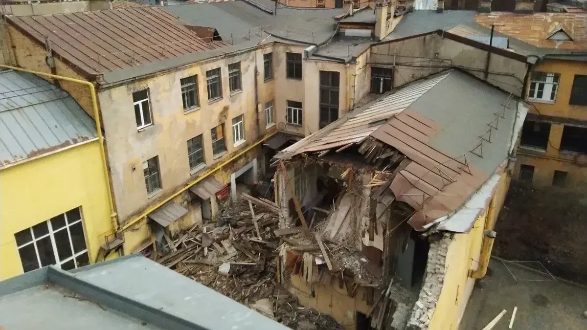 Суд отказал баням Екимовой в статусе исторических зданий