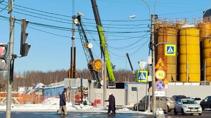Для будущей станции метро «Богатырская» возводят «стену в грунте»