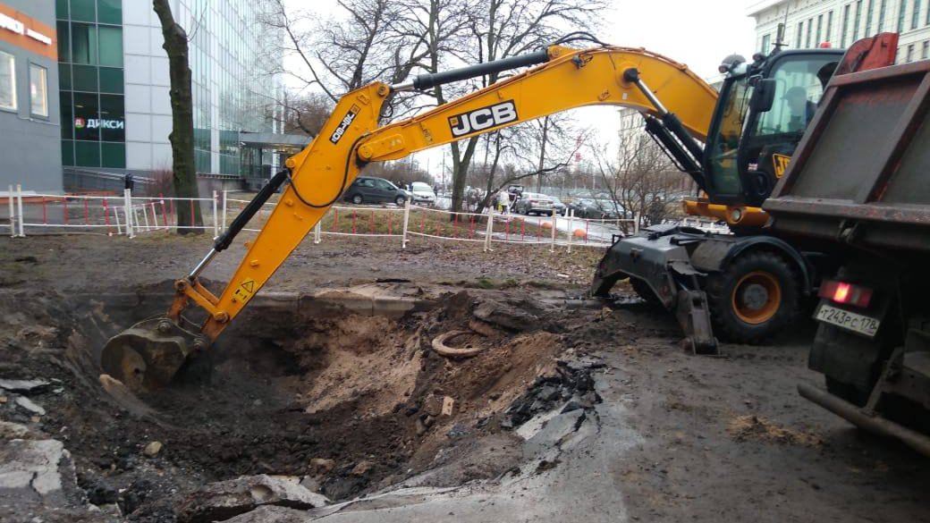 Срок завершения ремонта трубы на Бассейной перенесли