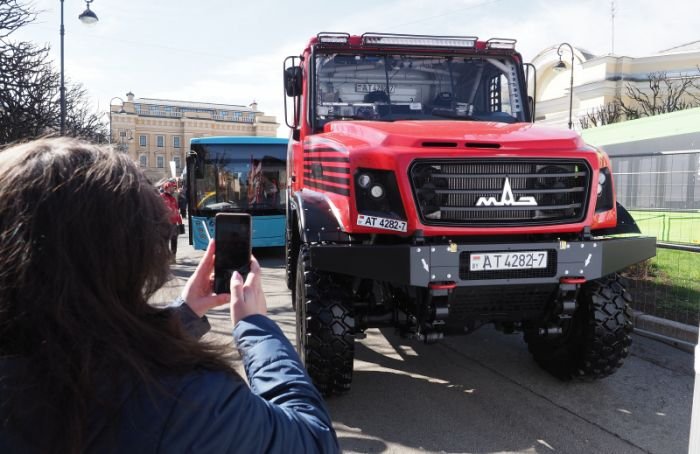 В Петербурге открылась выставка современного транспорта