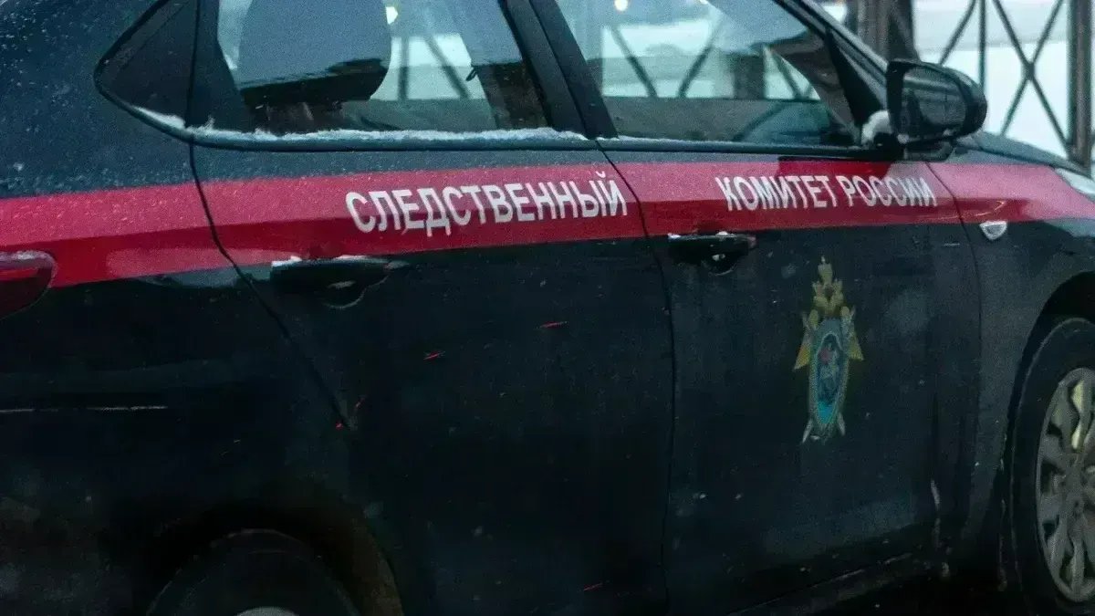 Тело женщины нашли на чёрной лестнице в доме по Муринской дороге