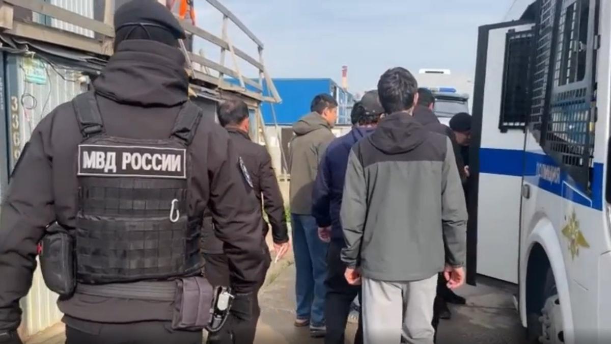 Скриншот видео: ГУ МВД по Петербургу и Ленобласти