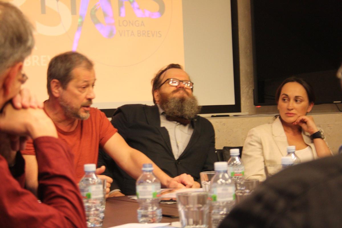 На заседании Экспертного совета. Депутат Алексей Ковалёв, архитектор Михаил Мамошин, представитель Фонда Анна Хмелёва. Фото: MR7