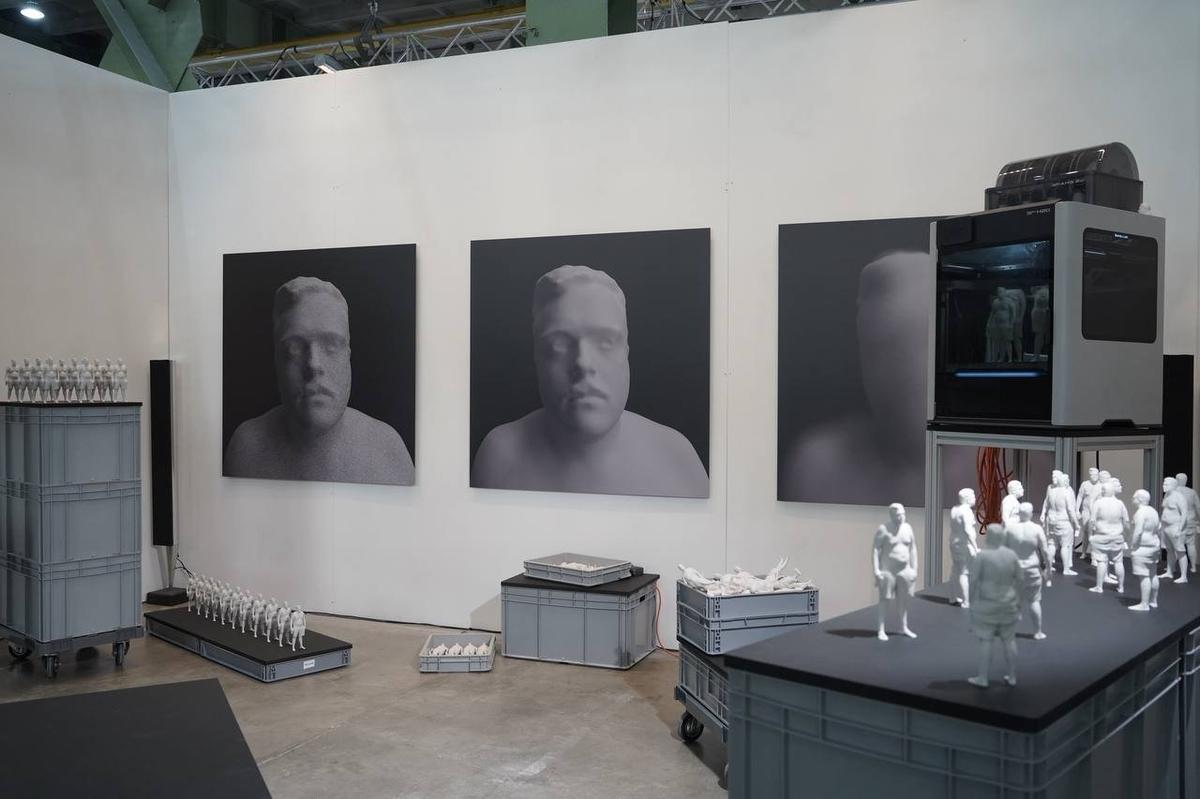3D-принтер, штампующий «неидеальных людей». Фото: Павел Борисенко / МР7