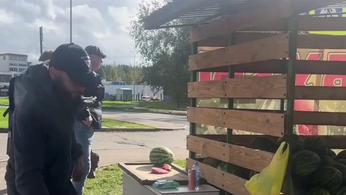 У нелегальных торговцев с Михайловской улицы изъяли 1,5 тонны арбузов