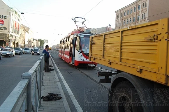 трамваи авакуируют аварийные службы__580_Leonyuk.JPG