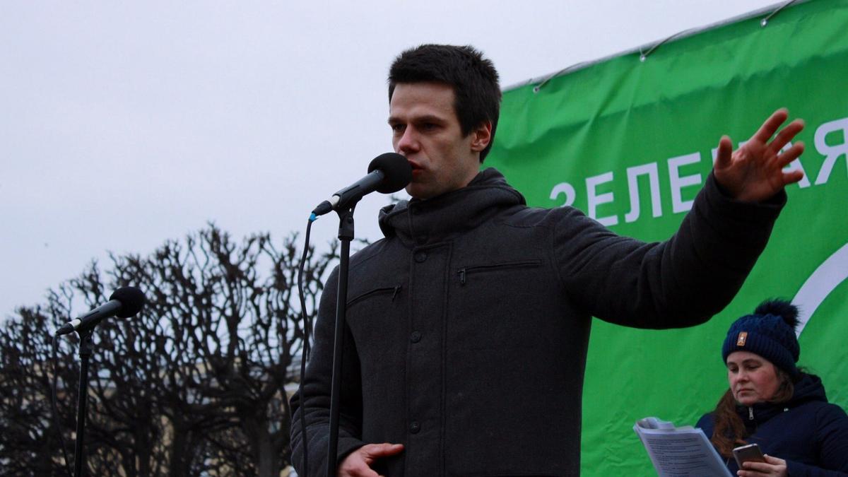 Глава МО «Смольнинское» написал заявление в полицию на активиста Кострова из-за поста во «ВКонтакте»