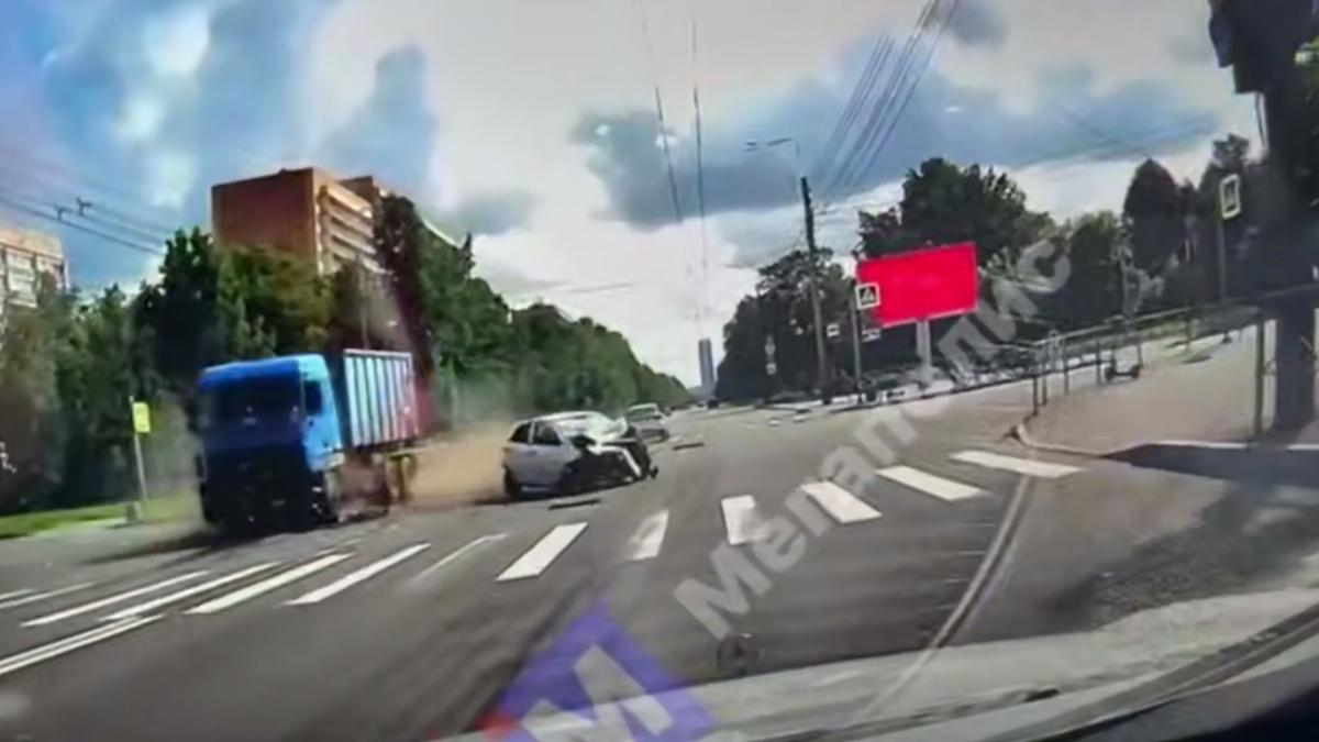 Скриншот видео «Мегаполиса»