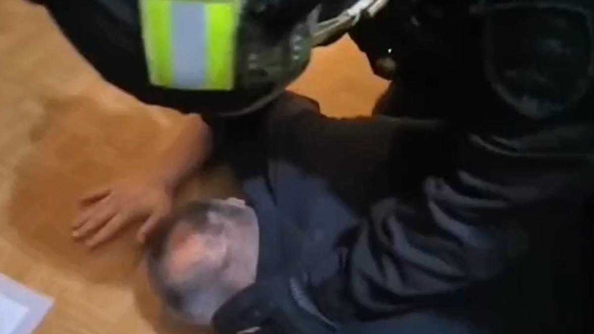 Скриншот видео: МВД по Петербургу и Ленобласти