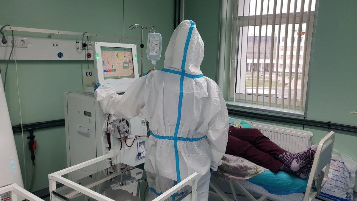 Коронавирусом, ОРВИ и пневмонией болеют около 30 тысяч петербуржцев