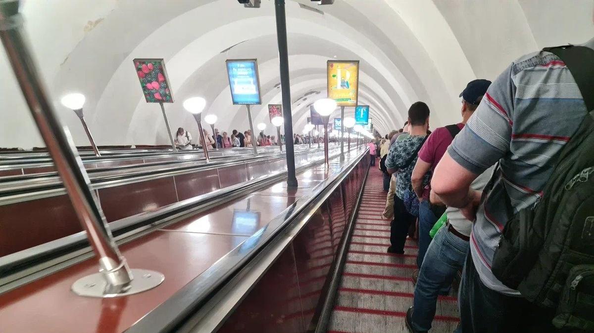 Строительство наклонных ходов на четырех новых станциях метро обойдется более чем в 18 миллиардов рублей