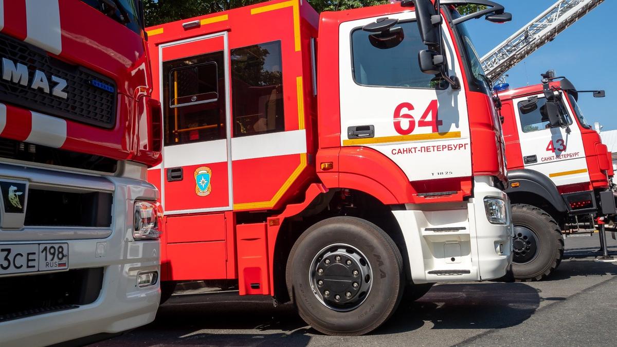 При пожаре в коммуналке на Лёни Голикова пострадал человек, ещё 15 — эвакуировали