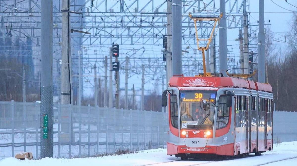 Аварийные работы на Заневском проспекте внесли изменения в движение транспорта
