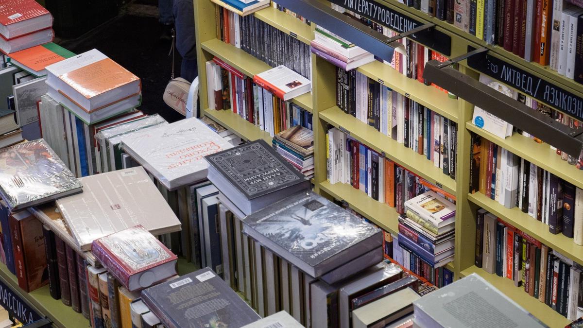 Книги на Новый год: выбираем «лучший подарок»