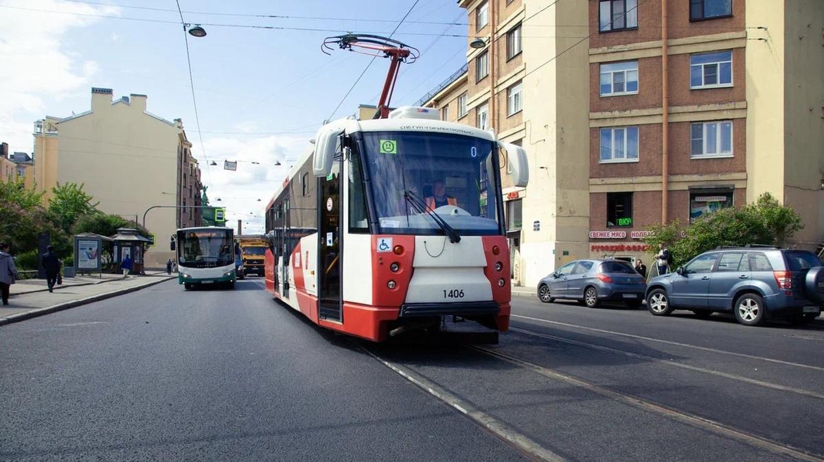 Трамваи по отремонтированным путям на Старо-Петергофском проспекте запустят 2 июня