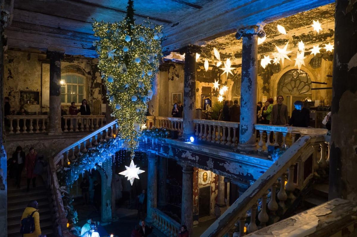 Анненкирхе в новогодние праздники. Фото: Олег Золото / MR7