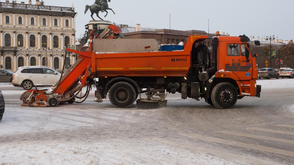 «Снежные» пункты Петербурга приняли первый миллион кубометров снега