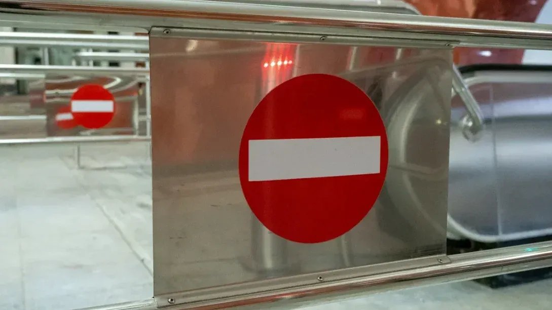 Вход на станцию «Московские ворота» продолжат закрывать по утрам до 25 сентября