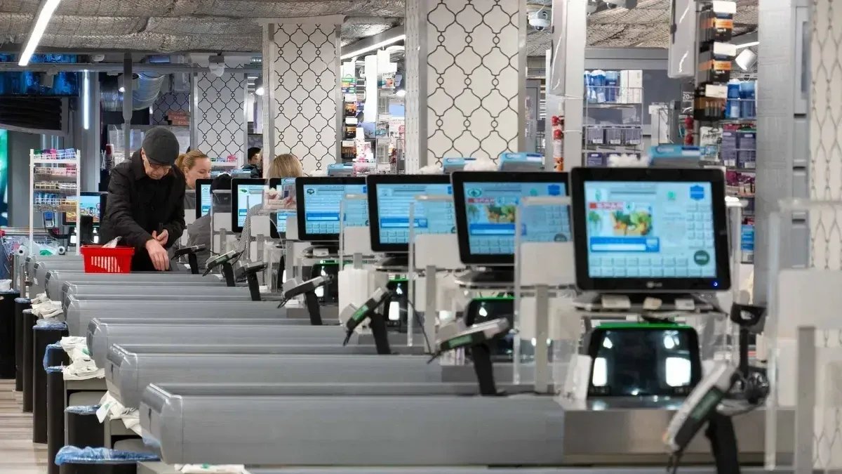 Энергетики в Петербурге планируют запретить к продаже в культурных центрах, клиниках и фитнес-клубах