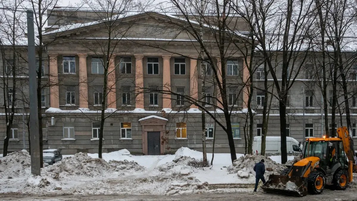 Второй день подряд здание ВНИИБ пытаются отрезать от коммуникаций