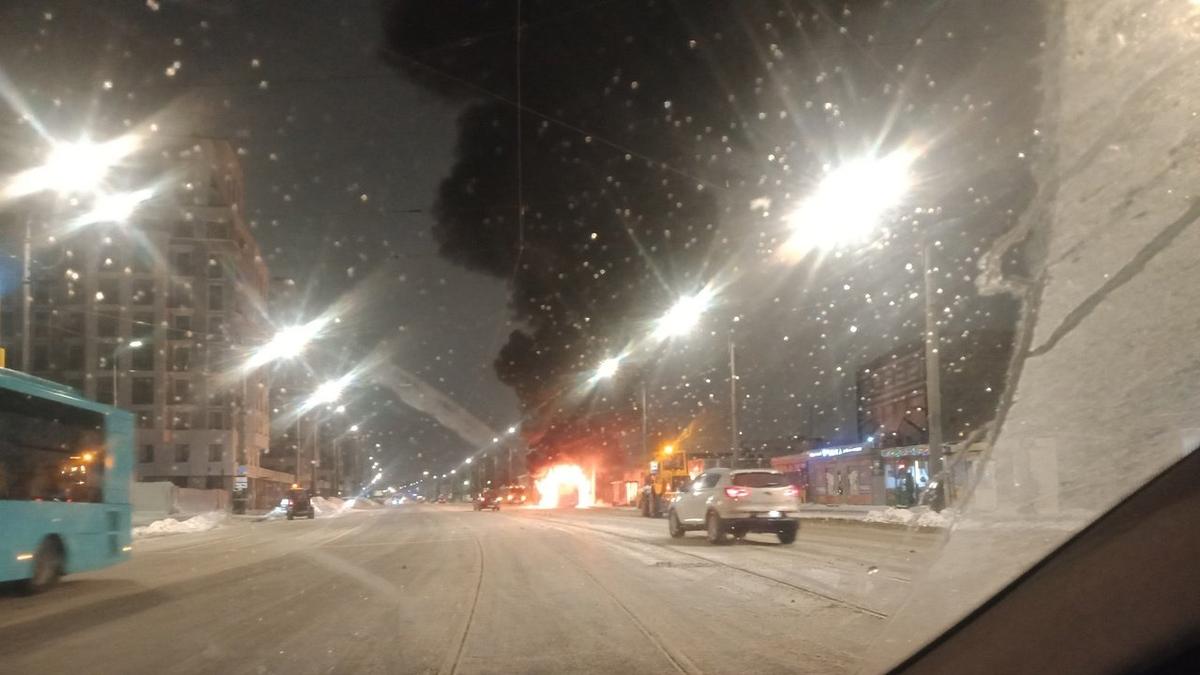 На Благодатной улице загорелся лазурный автобус. Обошлось без пострадавших  — Новости Санкт-Петербурга › МР7.ру