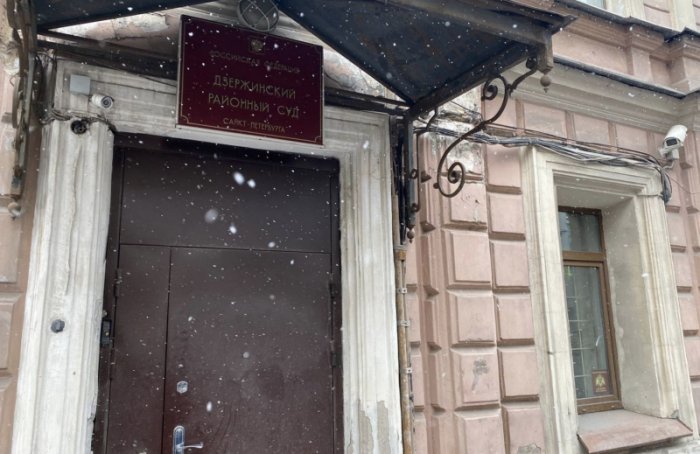 «Суд сам ведет запись» — журналистов попросили не включать диктофоны на заседании по делу Фатьяновой