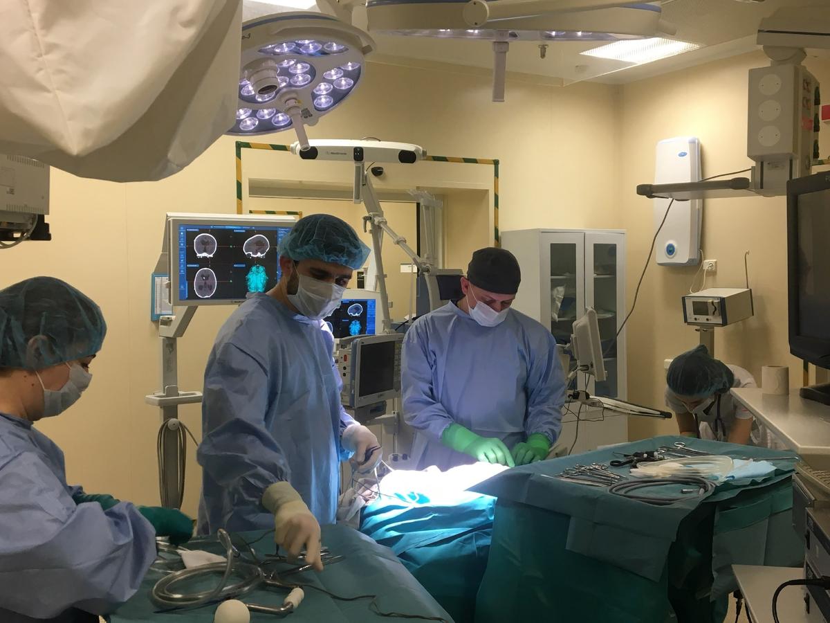 Операция. Фото: ДГМКЦ ВМТ им. К.А. Раухфуса