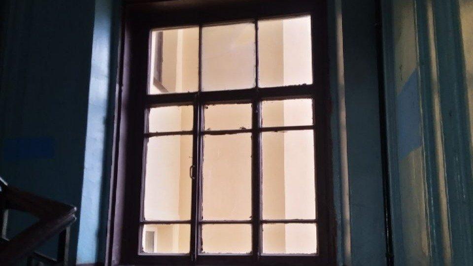 «Зачем нам музей дома, если музеем можно сделать сам дом?» Как петербуржцы вступаются за витражи и исторические окна