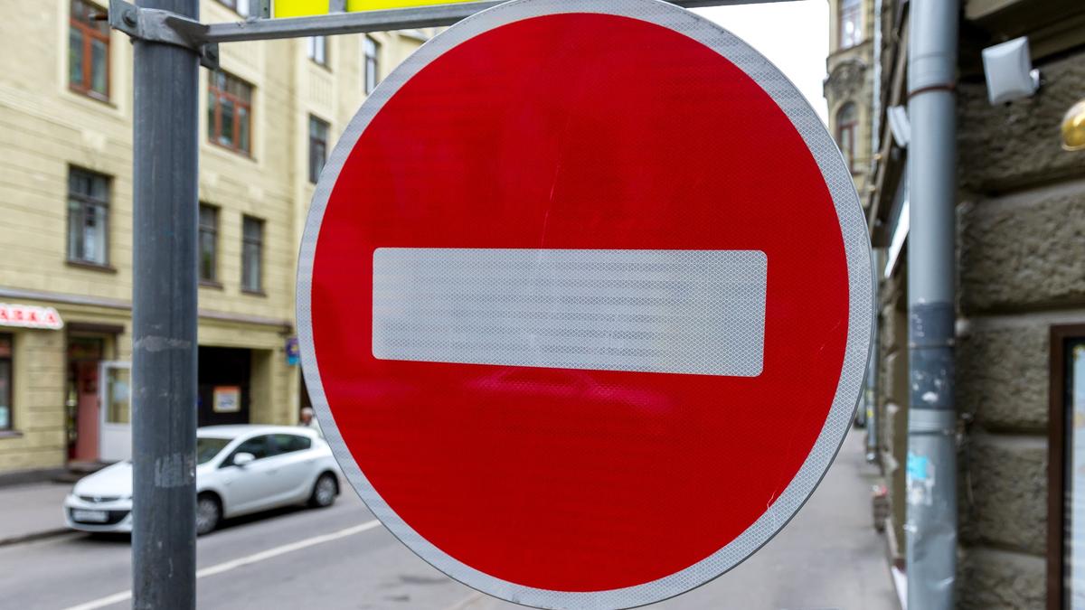 В трёх районах Петербурга ограничат движение с конца января