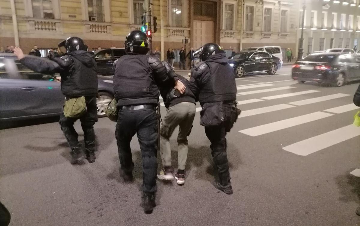 Задержания 21 сентября на Невском проспекте. Фото: Елена Михина / MR7