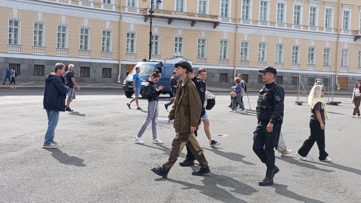 Задержание Виктора Зайцева. Фото: Telegram-канал  Ленингриб Z